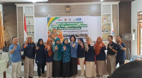 Pengembangan Diri Program Sekolah Melestarikan Makanan Tradisional Melalui Gelar Karya P5 Bertema Kearifan Lokal
