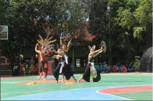 Tukar Pengalaman, OSIS SMAN 1 Nanga Bulik dan SMAN 1 Pantai Lunci Studi Tiru ke SMAN 3 Pangkalan Bun