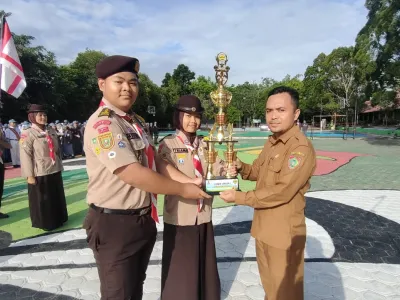 Penyerahan Piala
