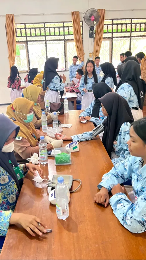 Dukung Remaja Sehat, SMAN 3 Pangkalan Bun Laksanakan Cek Kesehatan Gratis