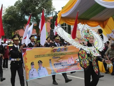 SMAN 3 Pangkalan Bun Meriahkan Pawai Nasi Adab 2025