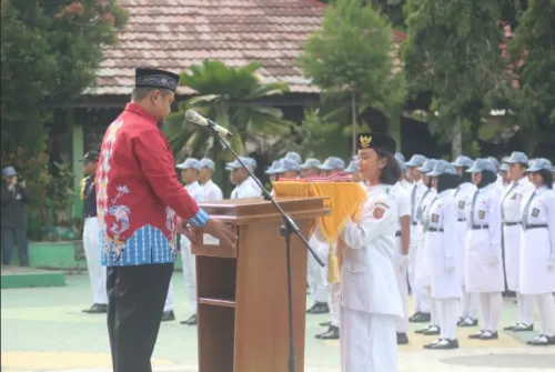 SMAN 3 Pangkalan Bun Gelar Upacara Peringatan HUT RI ke-80 dengan Khidmat