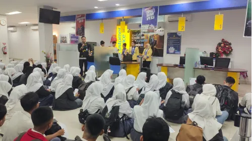 BCA Ajak Siswa SMANTRI Jelajahi Dunia Perbankan Melalui Student Banking Tour
